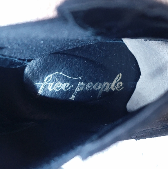 Free People Benson Chelsea Heeled Boots - Picture 10 of 11